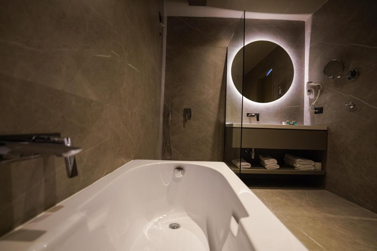 The Central View Boutique Hotel Vlorë Exteriör bild