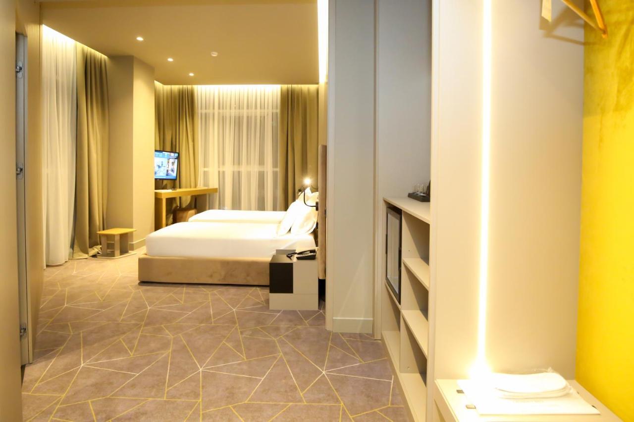 The Central View Boutique Hotel Vlorë Exteriör bild